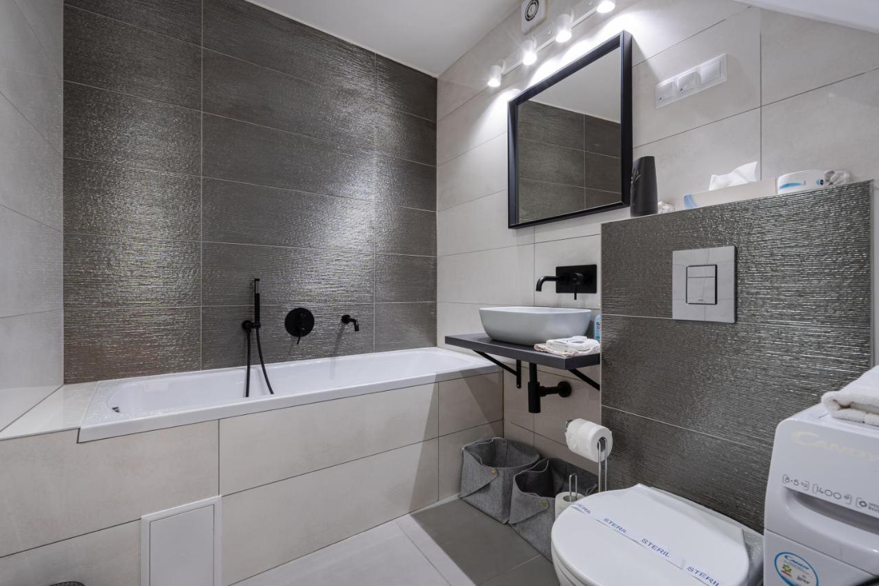 Station With Gallery Apartment Budapest