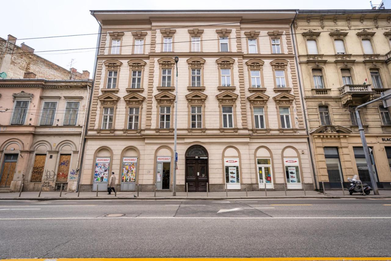 Apartment Station With Gallery Budapest