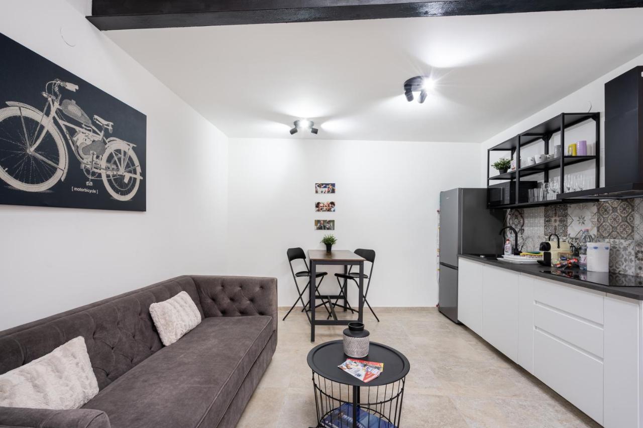Apartment Station With Gallery